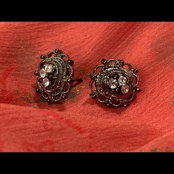 Silver Tone Earrings   - Picture 1 of 1